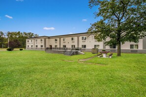 Exterior - Motel 6 Tinton Falls, NJ – Neptune (Neptune City)