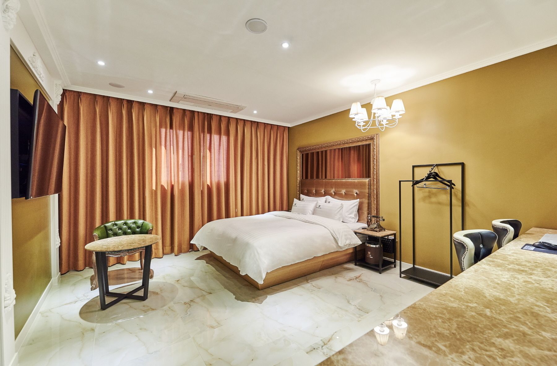 Standard Double Room | Individually decorated, individually furnished, soundproofing, free WiFi