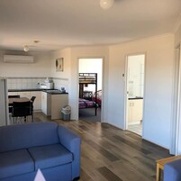 小屋 (Pa's Place) | 2 多间卧室、笔记本电脑工作区、免费婴儿床