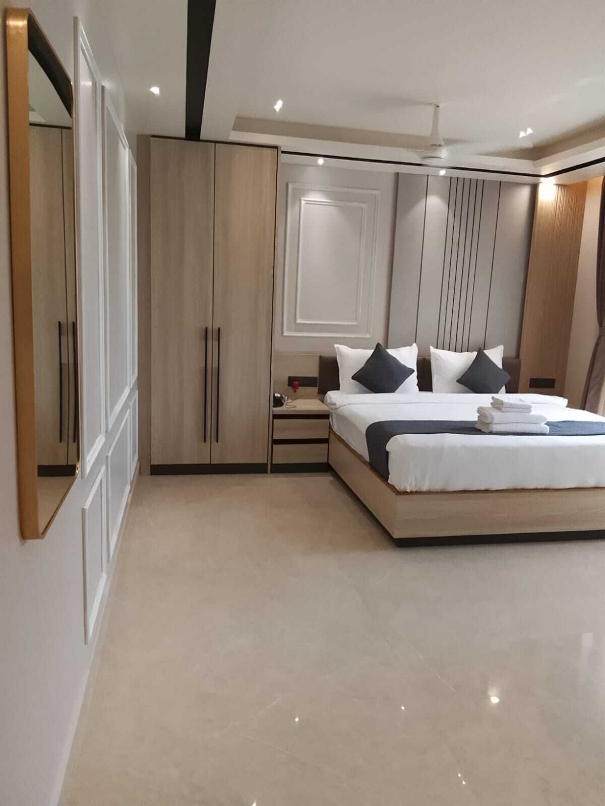 Habitación Premium, vista a la ciudad | Ropa de cama hipoalergénica y caja de seguridad en la habitación 