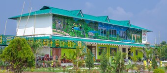 Resort Trimurti
