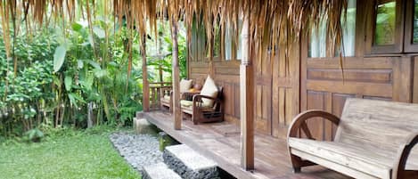 Bungalow Tradisional, 1 Tempat Tidur Queen, Bebas Asap Rokok | Teras/patio