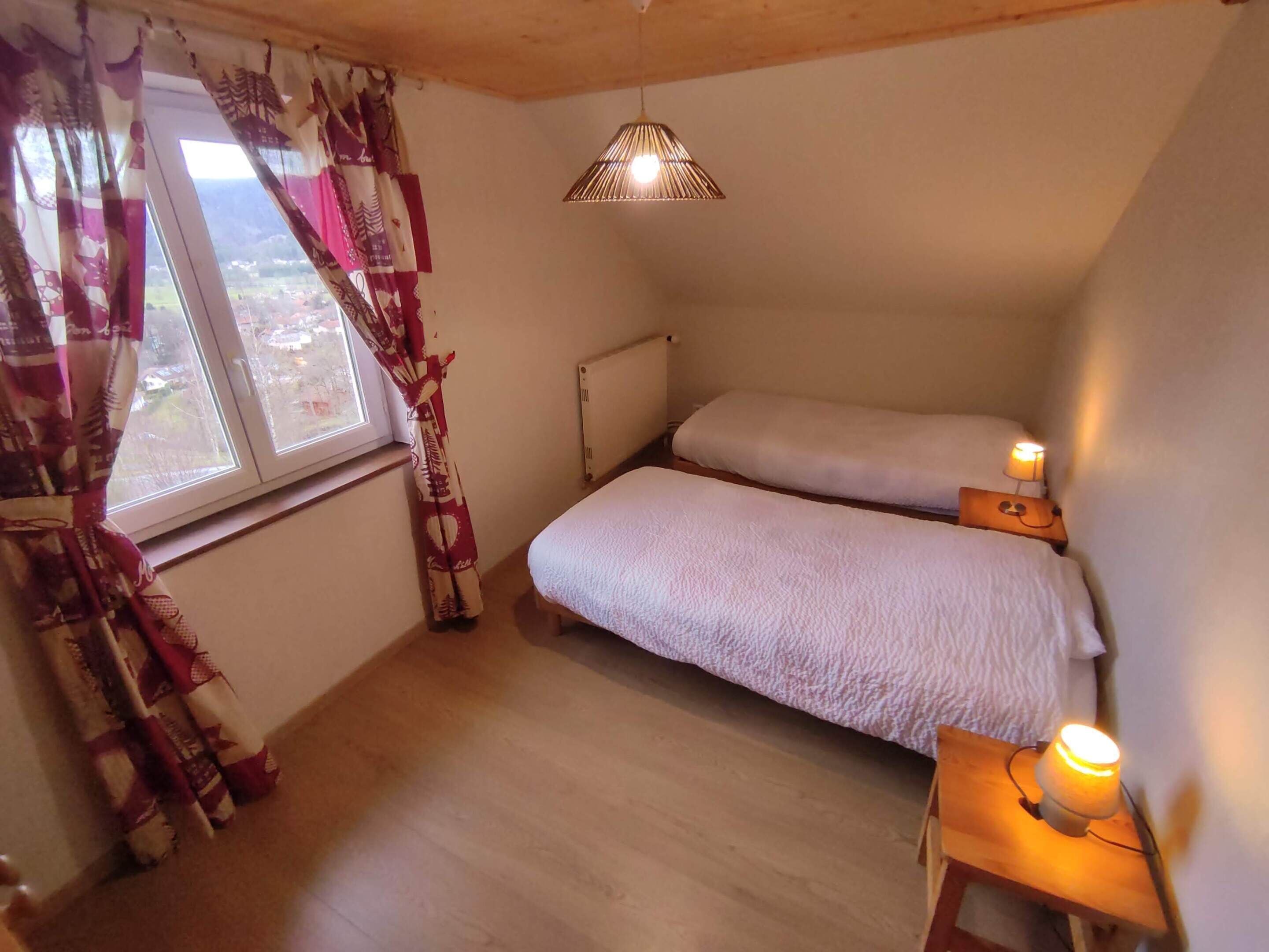 3 chambres, fer et planche à repasser, lit parapluie, Wi-Fi gratuit