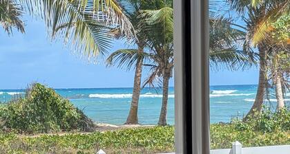 Ti-Mabouya-Marin, 2 people, terrace facing the sea, beach 50m away, 2 swimming pools
