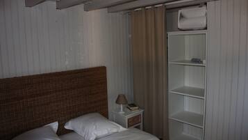 1 chambre, fer et planche Ă repasser, Wi-Fi, draps fournis