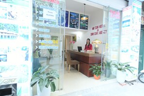 Property entrance - Mr Sun Hotel - Travel (Hanoi)