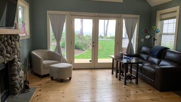 TV connectée, cheminée, chaßne hi-fi