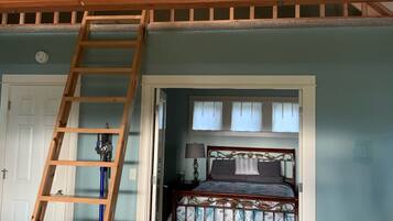 1 bedroom, desk, free WiFi, bed sheets