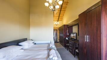 Classic Chalet, 1 Bedroom, Valley View, Mountainside | 2 bedrooms