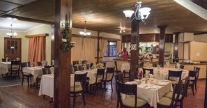 Daily buffet breakfast (ZAR 245 per person)