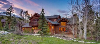 Spacious Frisco Cabin w/ Hot Tub, Sauna & Mountain Views—Minutes to Ski Resorts!