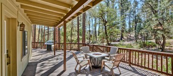 Simply Amazing....Remodeled Cabin with Strawberry's Largest Deck, Dog Friendly