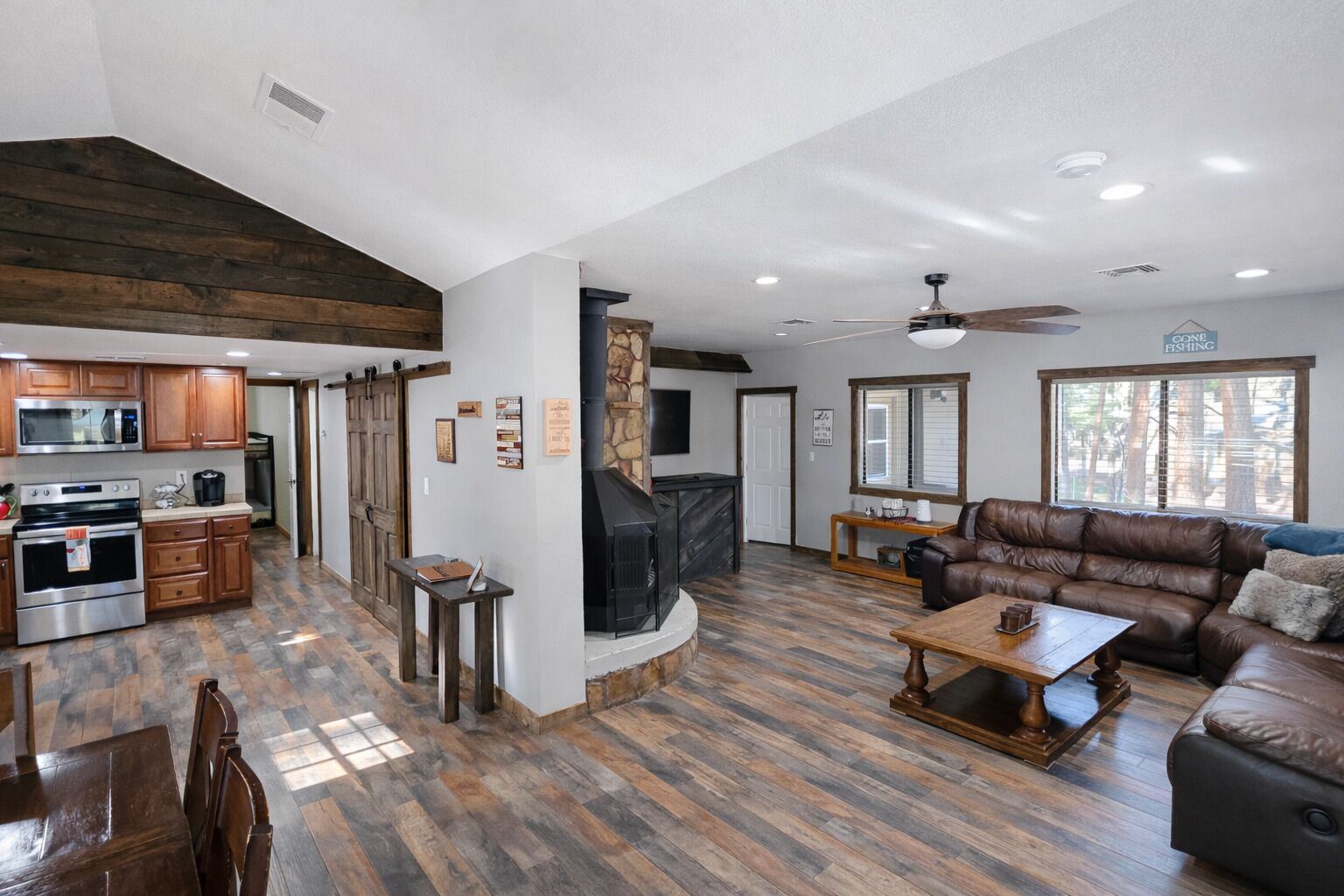 TV, fireplace, video games, DVD player