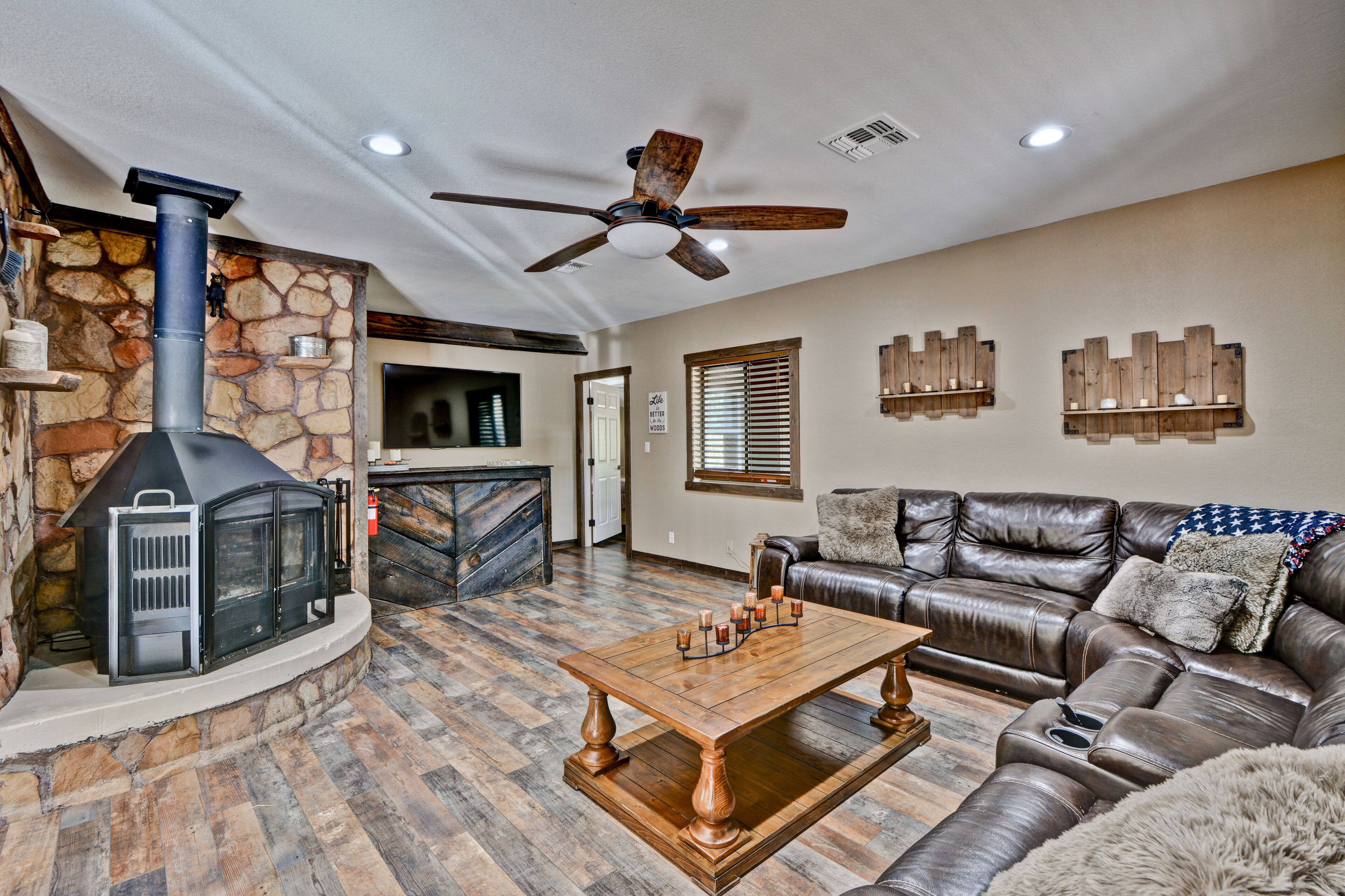 TV, fireplace, video games, DVD player