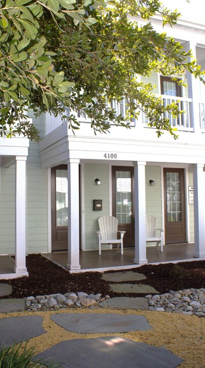 Spacious 2 BR Townhouse Walking Distance to the Beach and Boardwalk (410B)