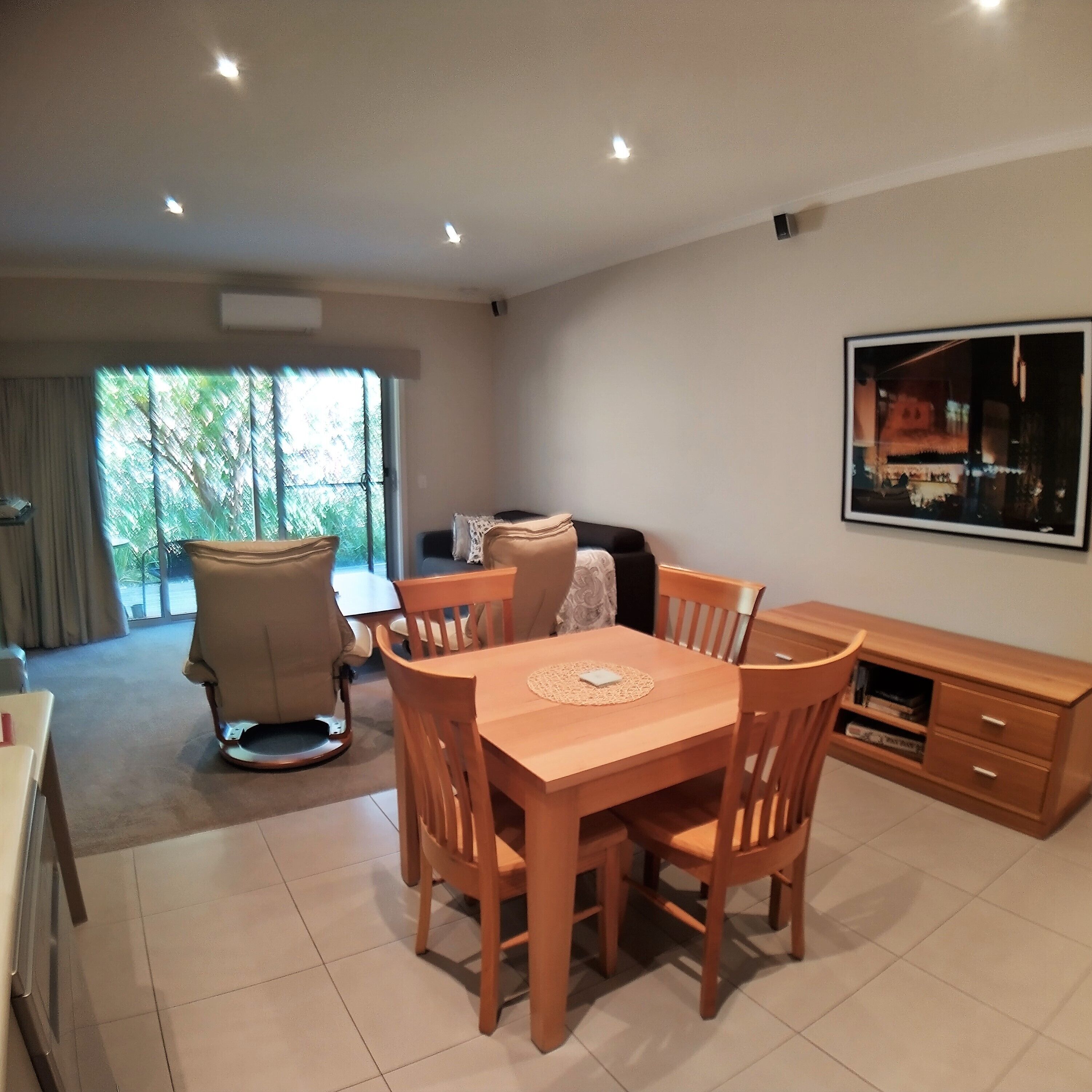 Luxury Apartment, 1 Katil Ratu (Queen) dengan Katil Sofa | Makan dalam bilik