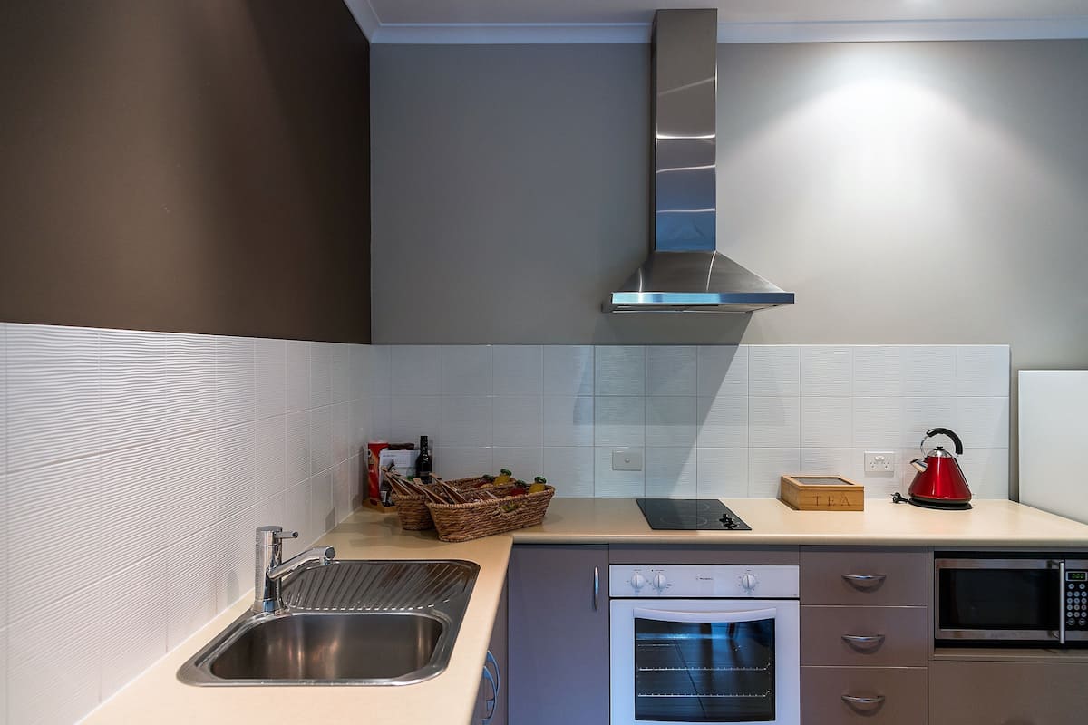 luxury apartment, 1 queen bed with sofa bed | 2 bedrooms, minibar, individually decorated, individually furnished