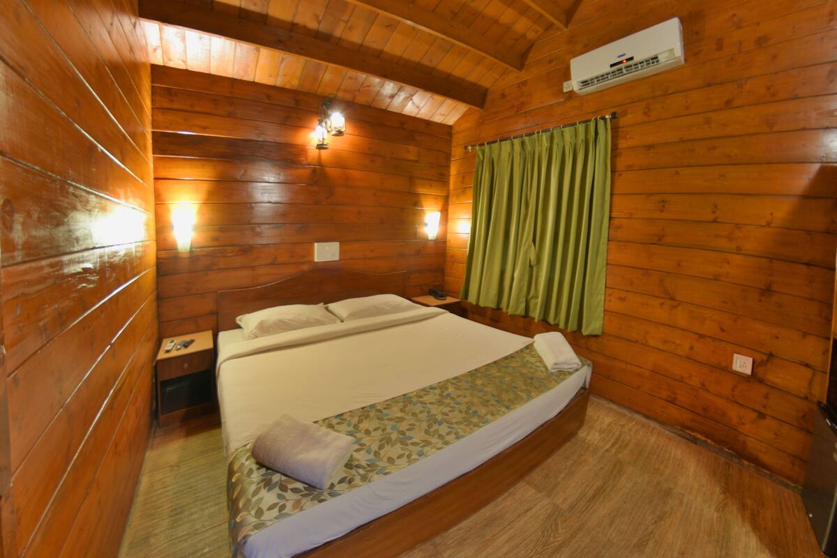 In-room safe, iron/ironing board, rollaway beds, free WiFi