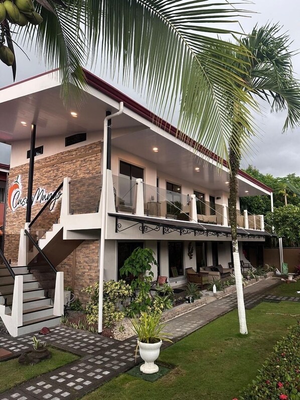 Exterior - Luxury villa 7 bedrooms. 12 beds private compound with pool (Jacó)