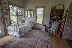 4 habitaciones, tabla de planchar con plancha y wifi gratis 
