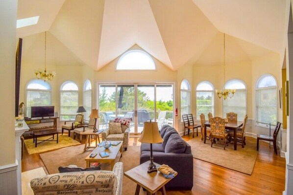 Fernseher, DVD-Player