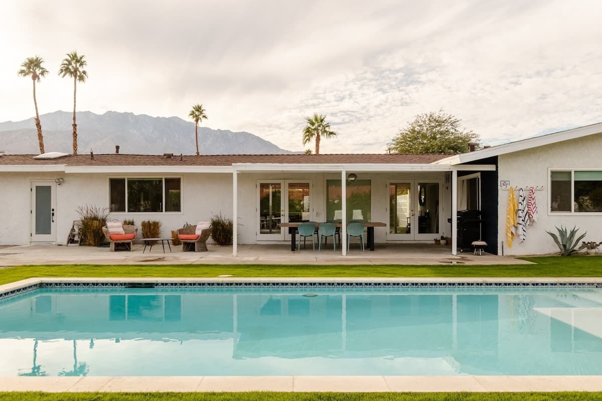 Renovated 1950s Ranch House with Beautiful Mountain View