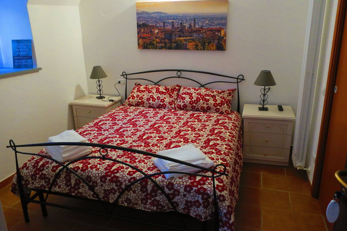 Double Room, Private Bathroom | Premium bedding, desk, blackout drapes, soundproofing