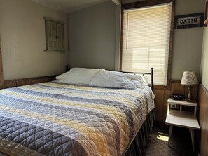 1 bedroom, travel cot, WiFi, bed sheets