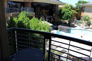 Property grounds - Central Location poolside condo in N. Scottsdale  (Phoenix)