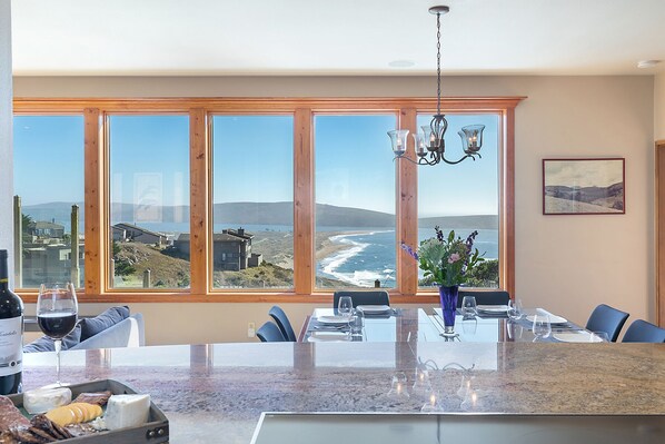 Dining - Gorgeous 5 bedroom Home With Fabulous Ocean Views and 4 Master Suites (Dillon Beach)