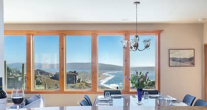 Gorgeous 5 bedroom Home With Fabulous Ocean Views and 4 Master Suites