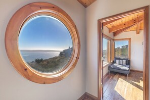 Interior - Gorgeous 5 bedroom Home With Fabulous Ocean Views and 4 Master Suites (Dillon Beach)