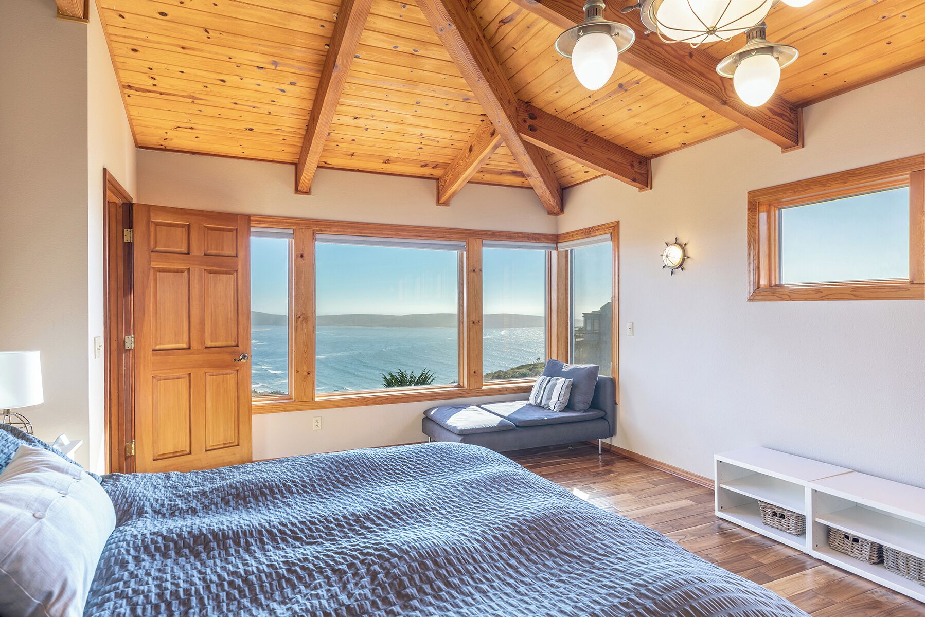 5 quartos, Wi-Fi de cortesia, roupa de cama