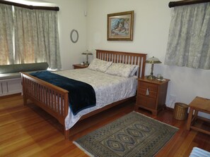 Cottage Klasik, 1 Tempat Tidur Queen, pemandangan gunung | Didekorasi berbeda-beda dan dilengkapi dengan perabotan berbeda-beda