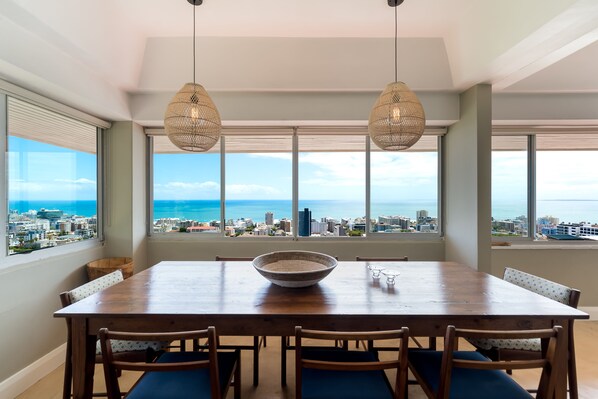 Premier Apartment, 2 Bedrooms | In-room dining