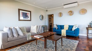 Premier Apartment, 2 Bedrooms | Living room