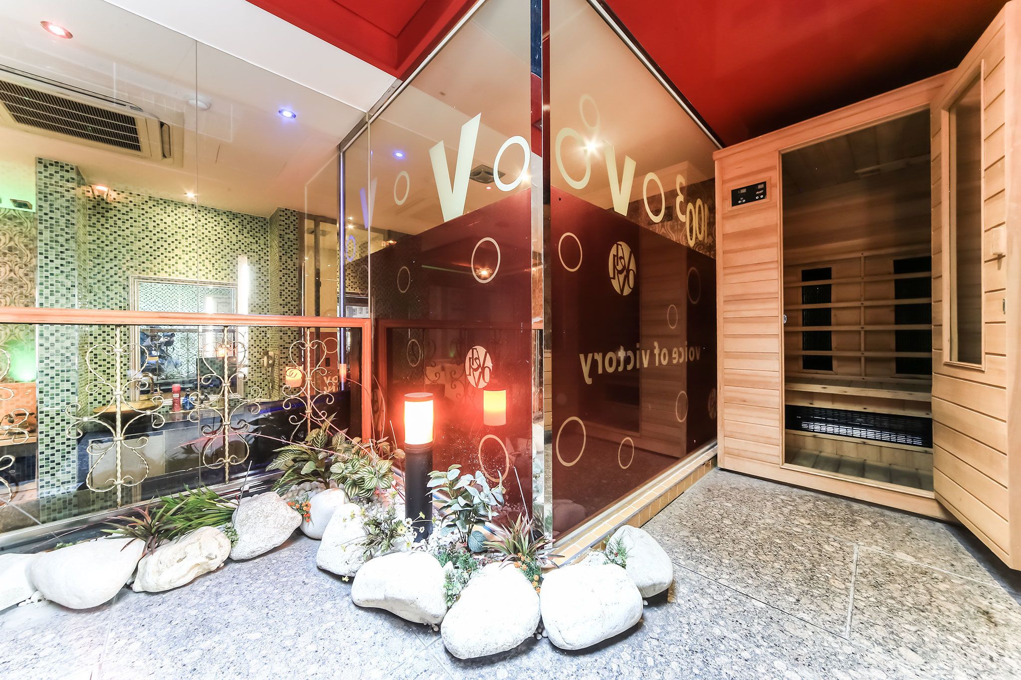 VVIP | Bathroom | Separate bathtub and shower, free toiletries, hair dryer, bathrobes