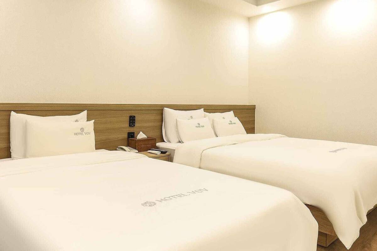 Chambre Deluxe avec lits jumeaux (B) | Accès au Wi-Fi (inclus)