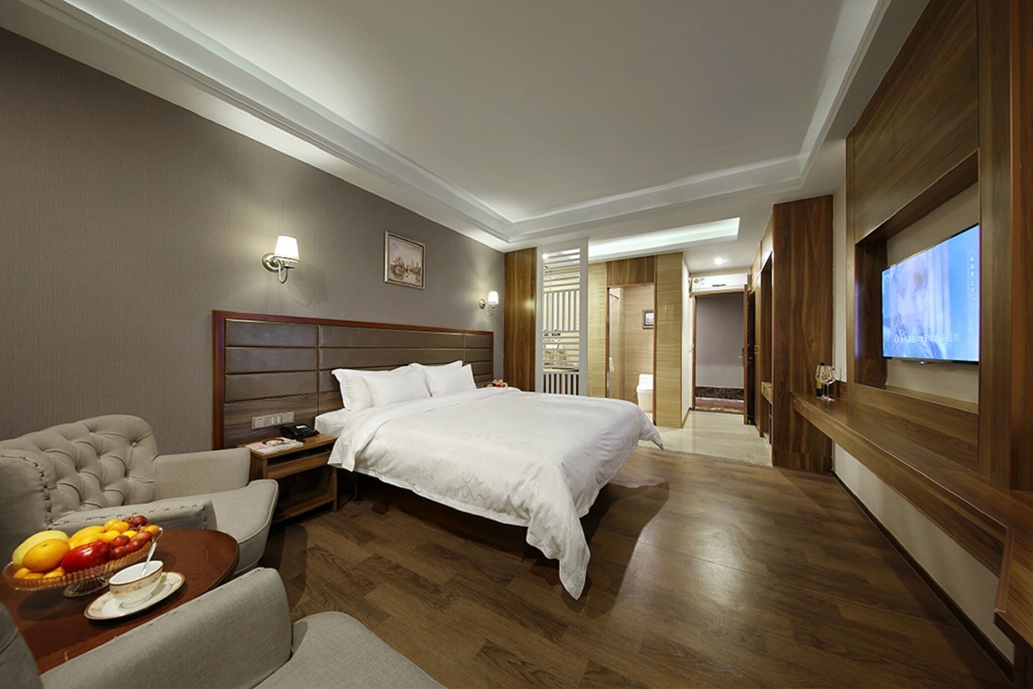 Minibar, in-room safe, desk, blackout curtains