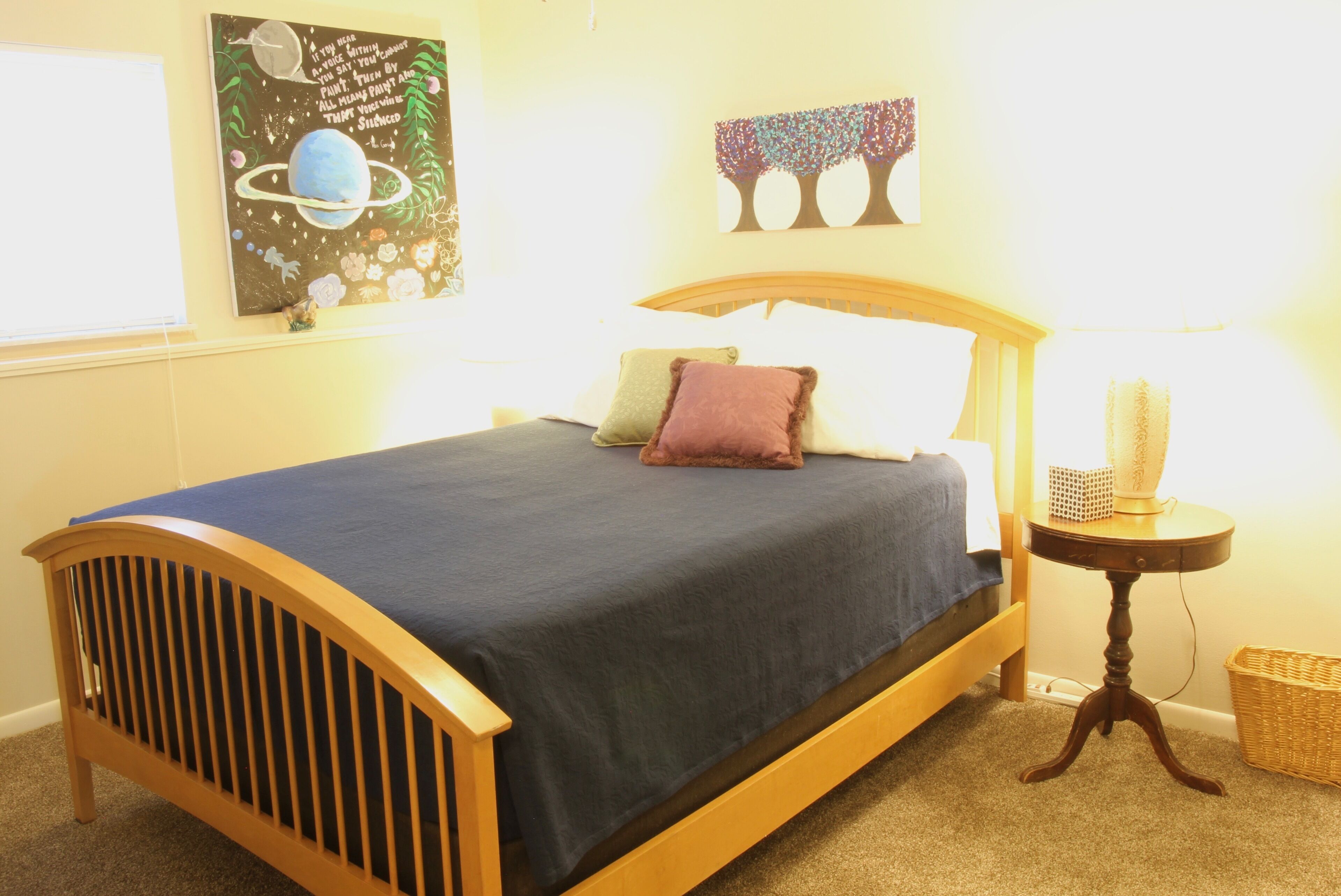 2 多间卧室、熨斗/熨衣板、上网接入、床单