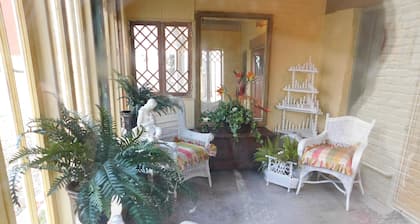 Historischer Kasten Cottage Box's Folly