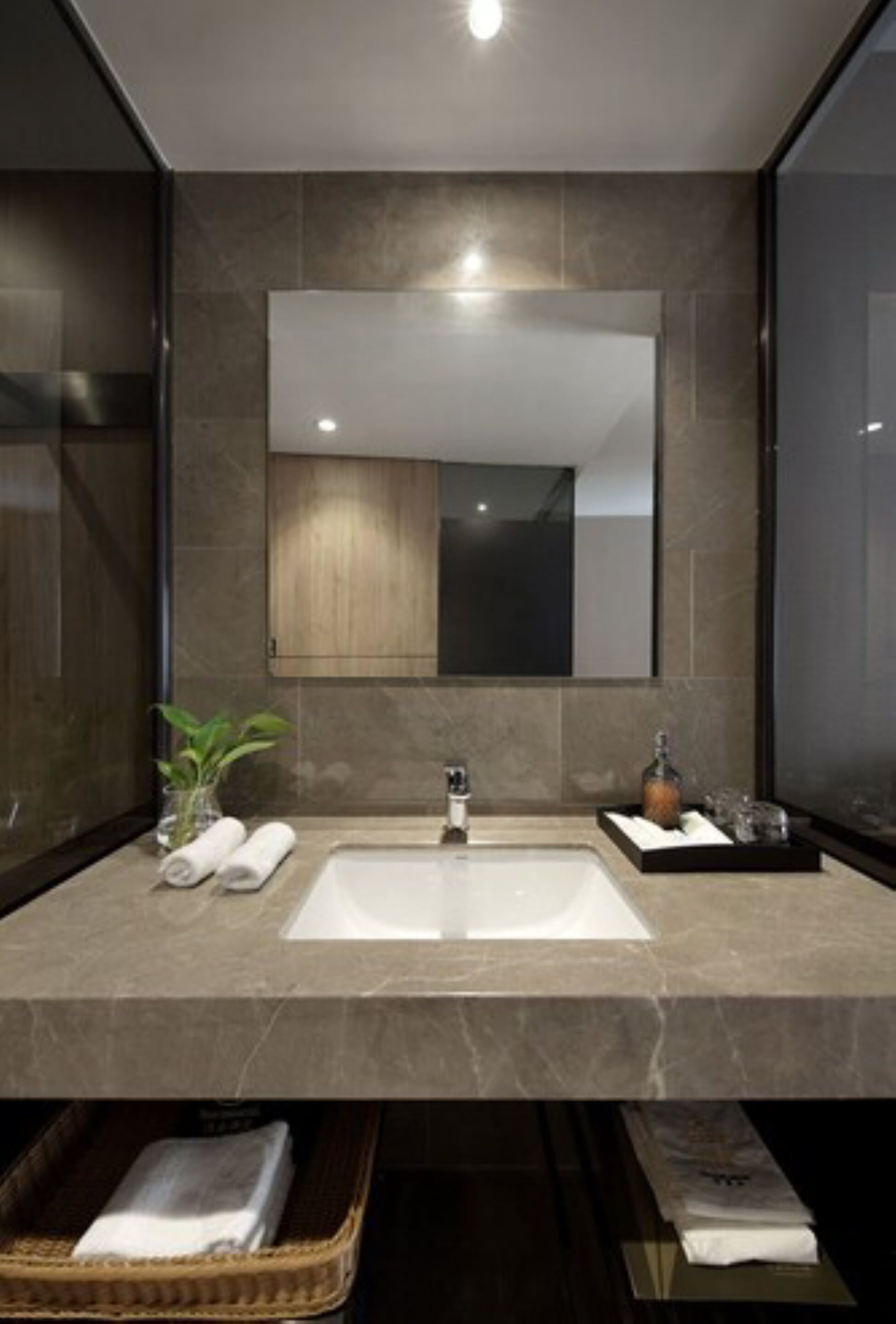 business double room | minibar, in-room safe, desk, blackout curtains