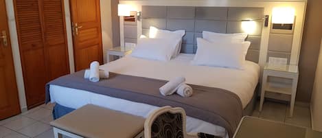 舒適客房 | 書桌、隔音、免費無線上網、床單