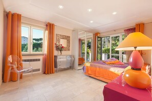 Villa, 6 slaapkamers | 6 slaapkamers, een kluis op de kamer, een strijkplank/strijkijzer