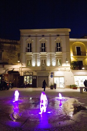 Façade de l’hébergement - soirée/nuit