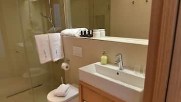 Deluxe Studio, Sea View | Bathroom