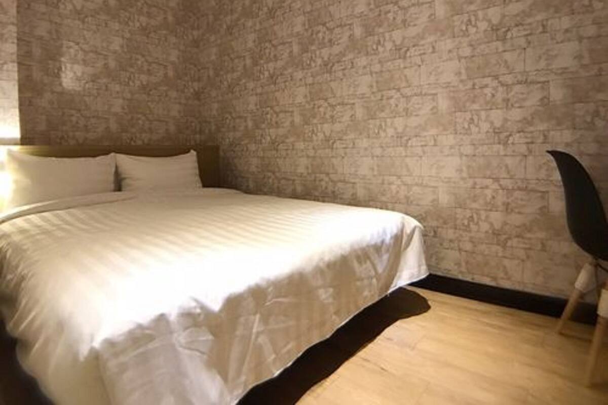 Chambre Standard double, non-fumeur | Bureau, système d’insonorisation, accès au Wi-Fi (inclus)