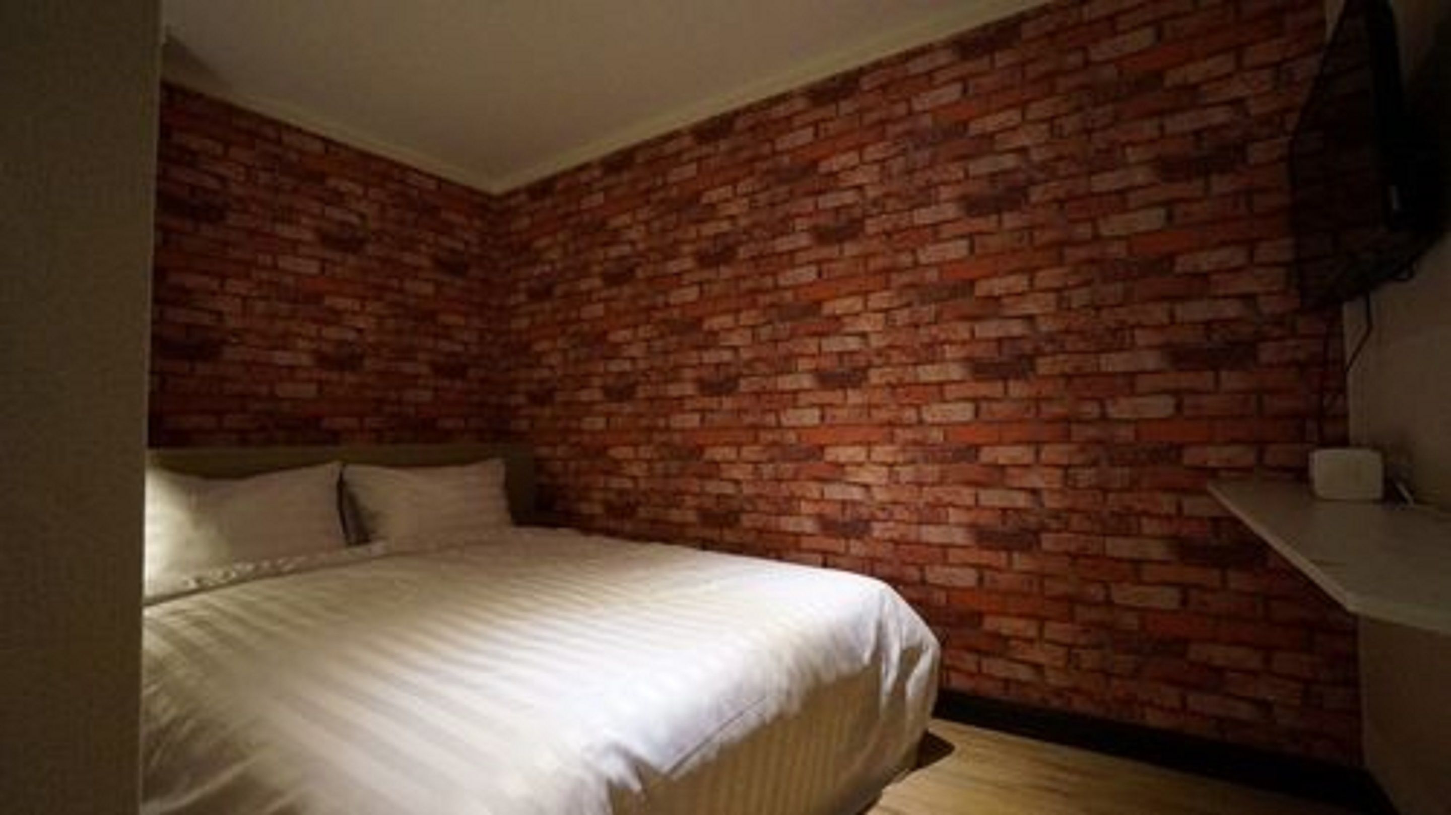 Standard Double Room, Non Smoking | Desk, soundproofing, free WiFi, bed sheets