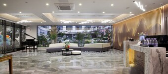 Wing Hotel Guilin - Central Square
