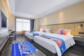 Classic Family Room | Living area | 45-inch LCD TV with satellite channels, TV